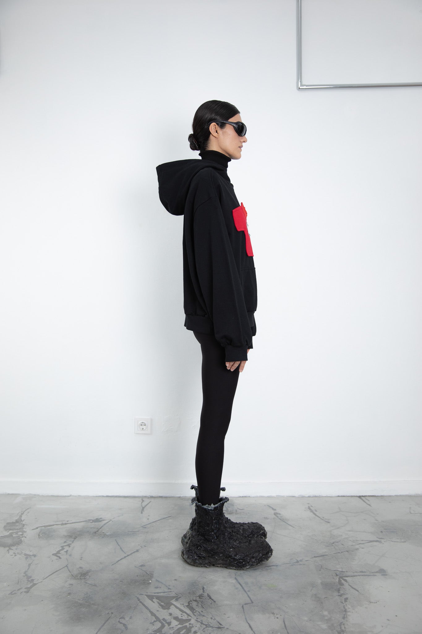 BLACK TEE-HOODIE QR CODE2