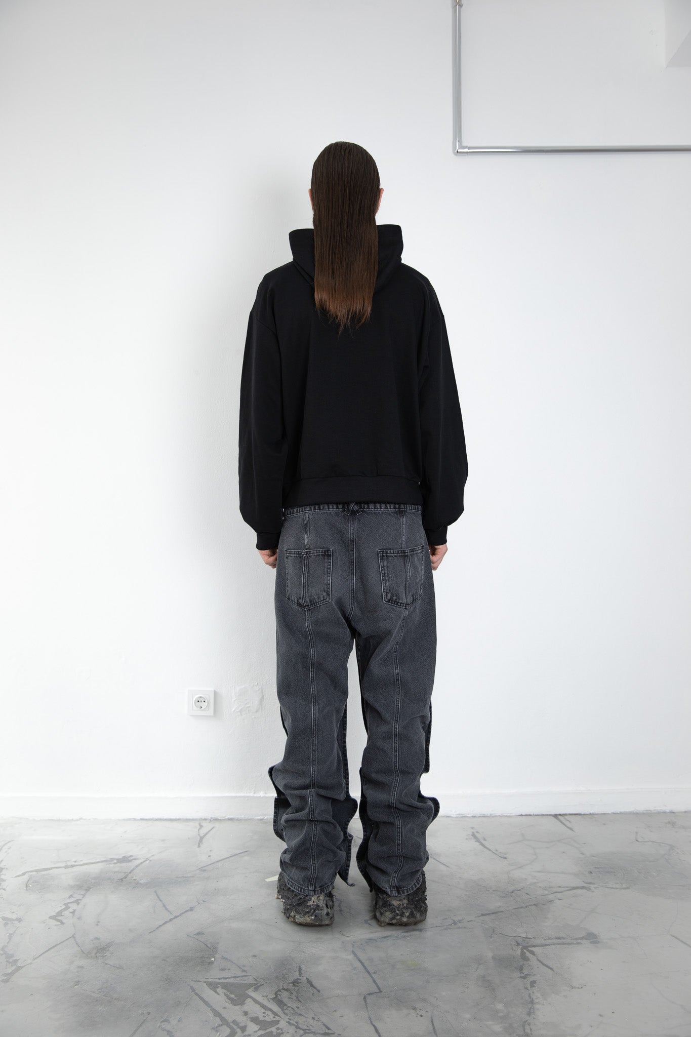 BLACK TEE-HOODIE QR CODE2