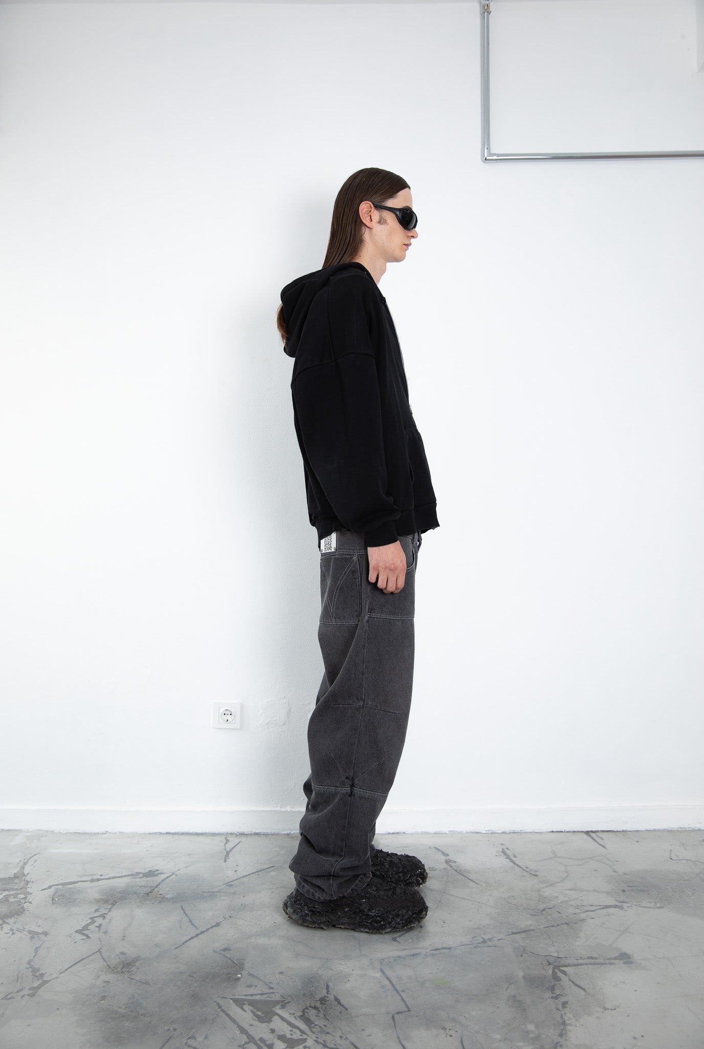 DENIM PANTS 1 QR CODE2