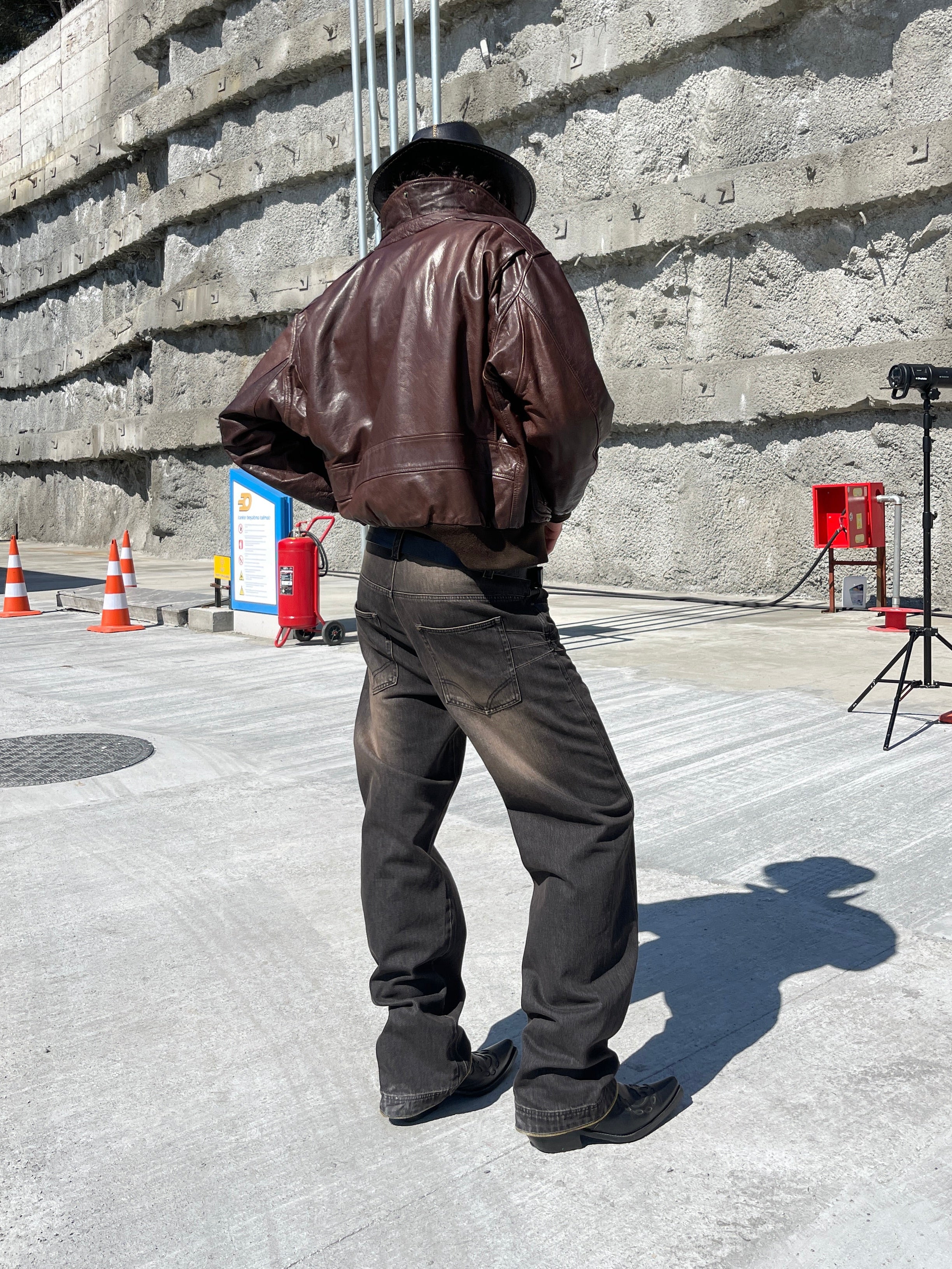 ZIP ON HEM DENIM PANTS