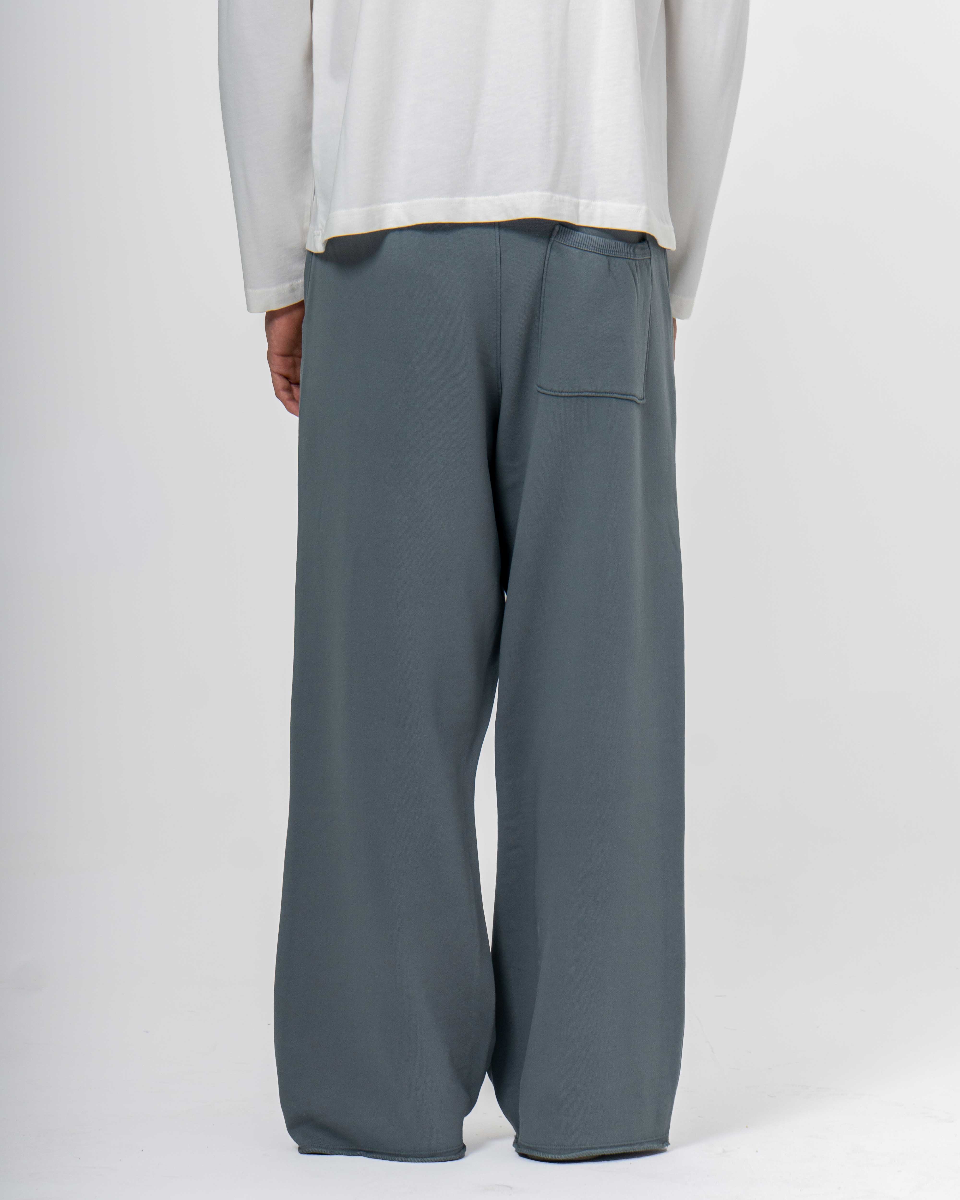 Essential Track P.01