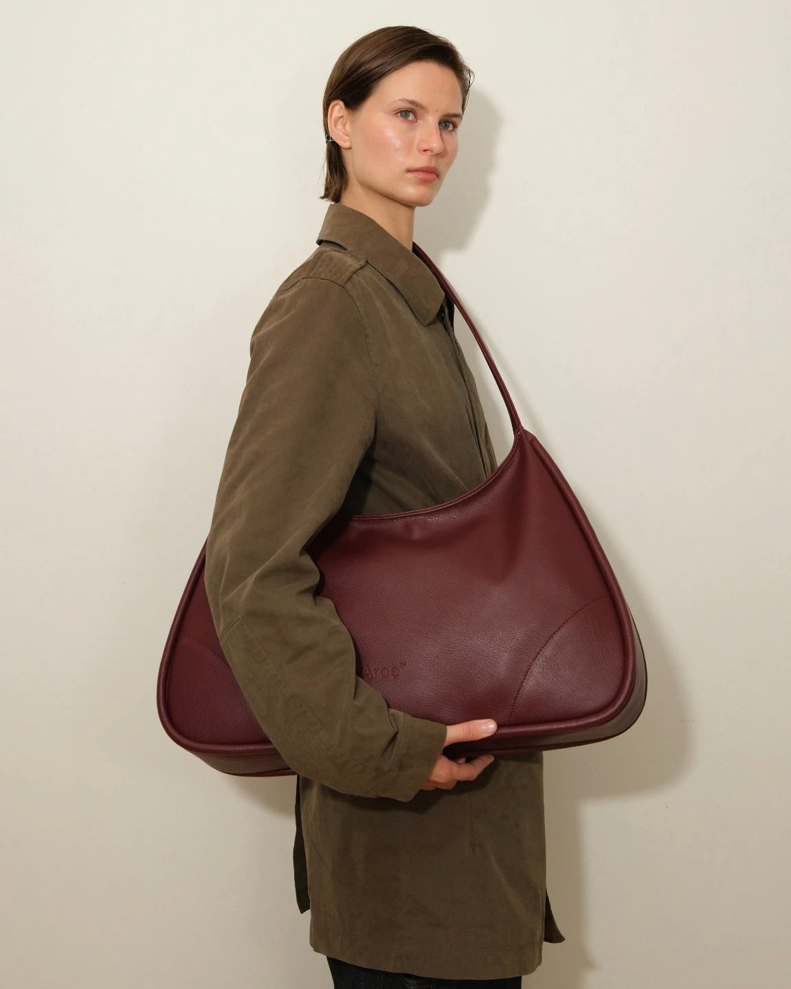 XL SHOULDER BAG — BURGUNDY