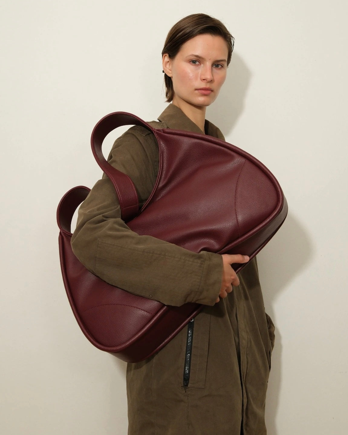 XL SHOULDER BAG — BURGUNDY